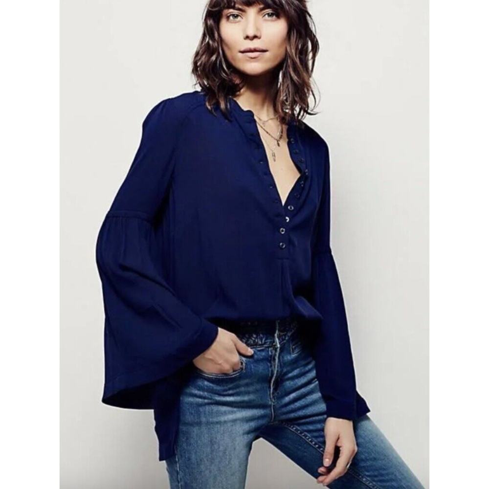 FREE PEOPLE Navy Peasant Top Henley Neck High Low Hem Bell Sleeve Large L NEW